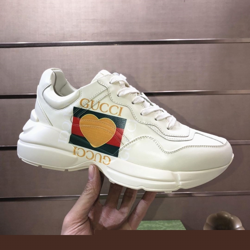 G*u*i casual shoes